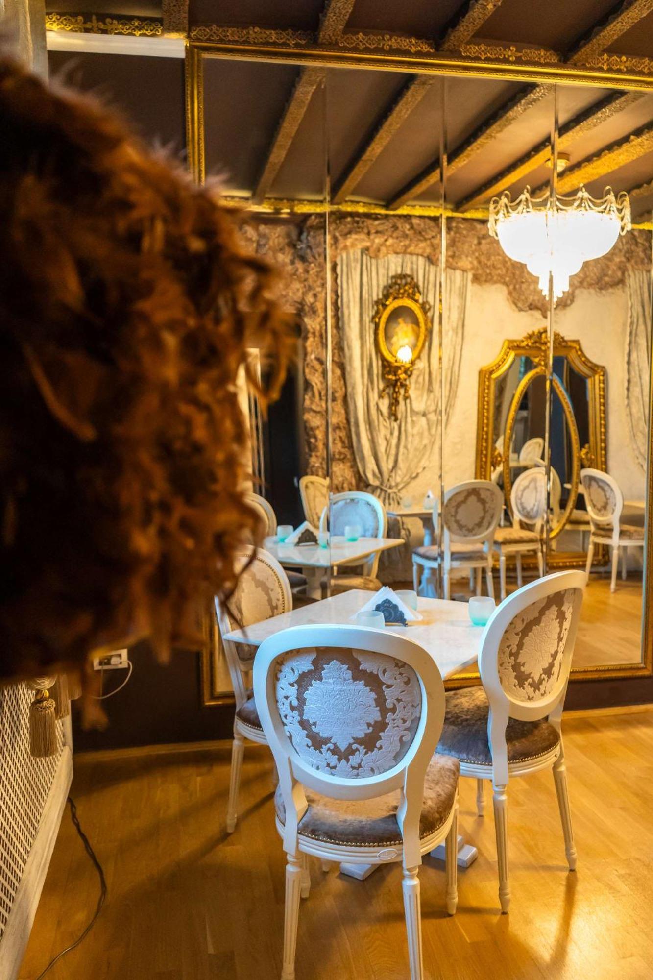 Conacul Coroanei Luxury Boutique Hotel Bukarest Exteriör bild